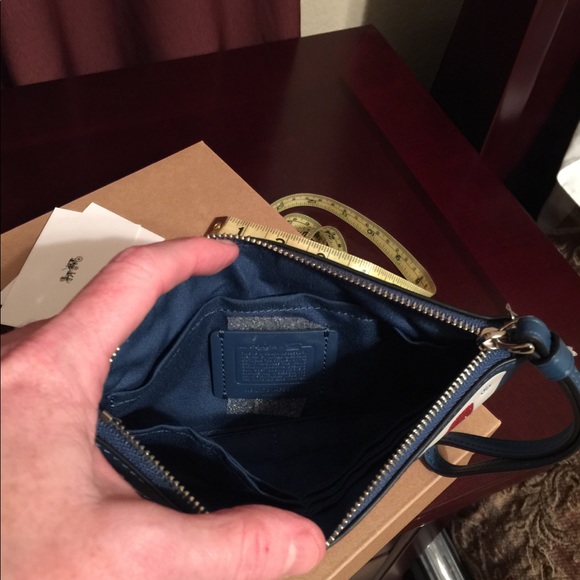 🍭 Limited edition Coach Bazooka wristlet - Picture 6 of 6